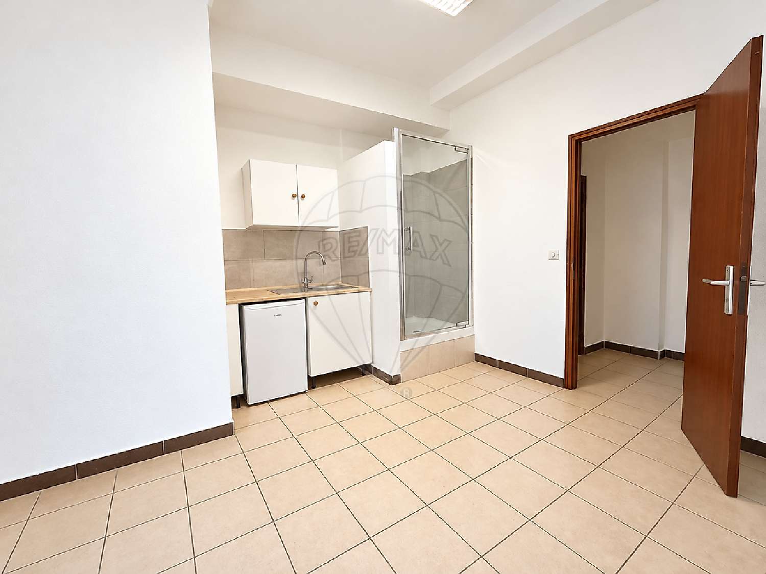 te koop bedrijfsruimte/ kantoor Sanary-sur-Mer Var 3