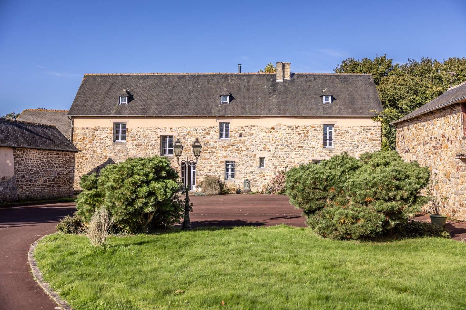 à vendre propriété Irodouër Ille-et-Vilaine 2