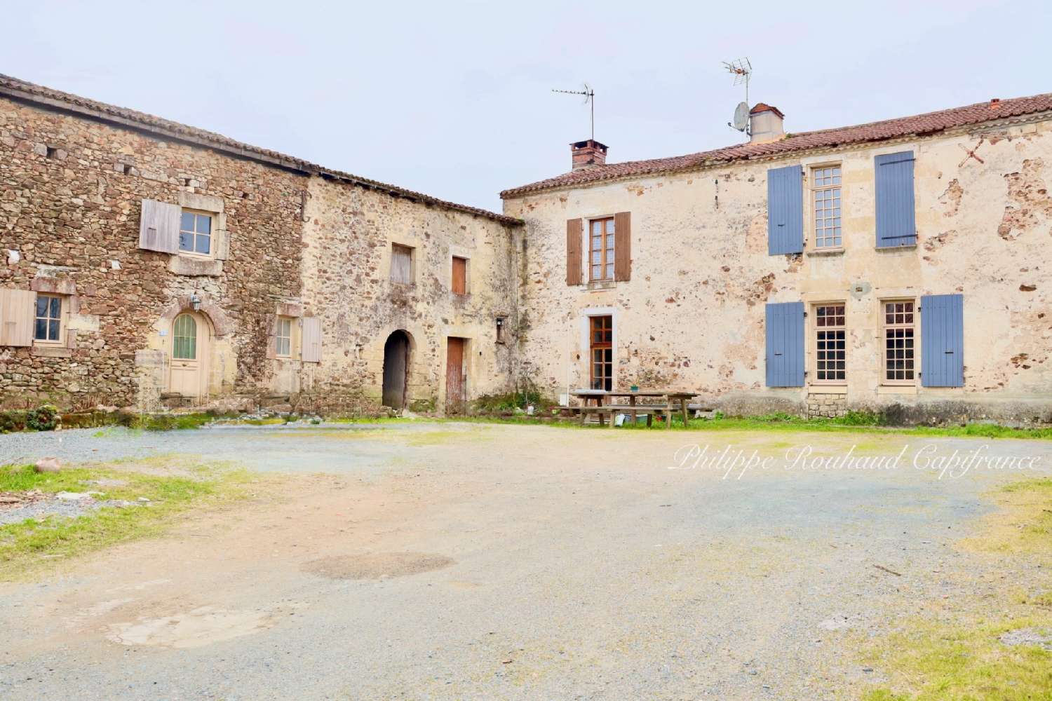  for sale estate Mervent Vendée 1