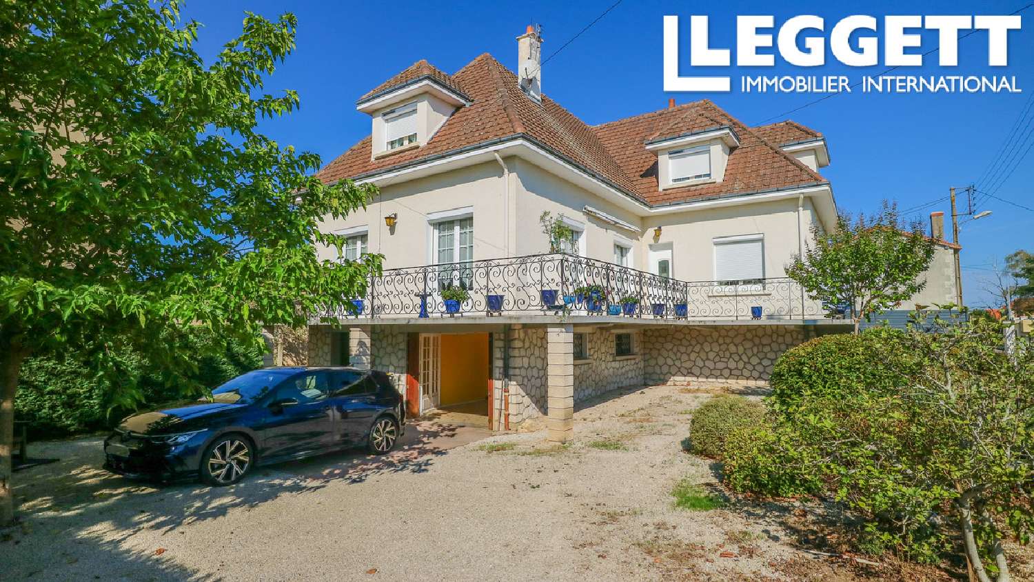 for sale estate Montmorillon Vienne 1