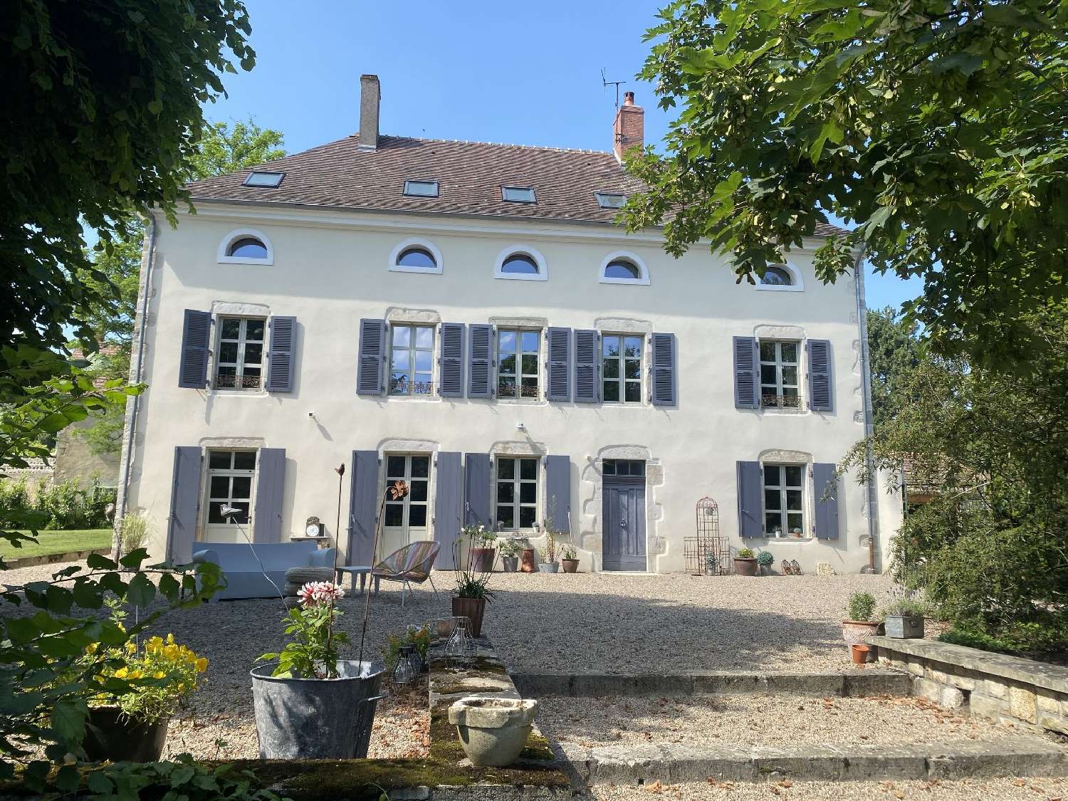 te koop landgoed Saint-Germain-de-Salles Allier 1