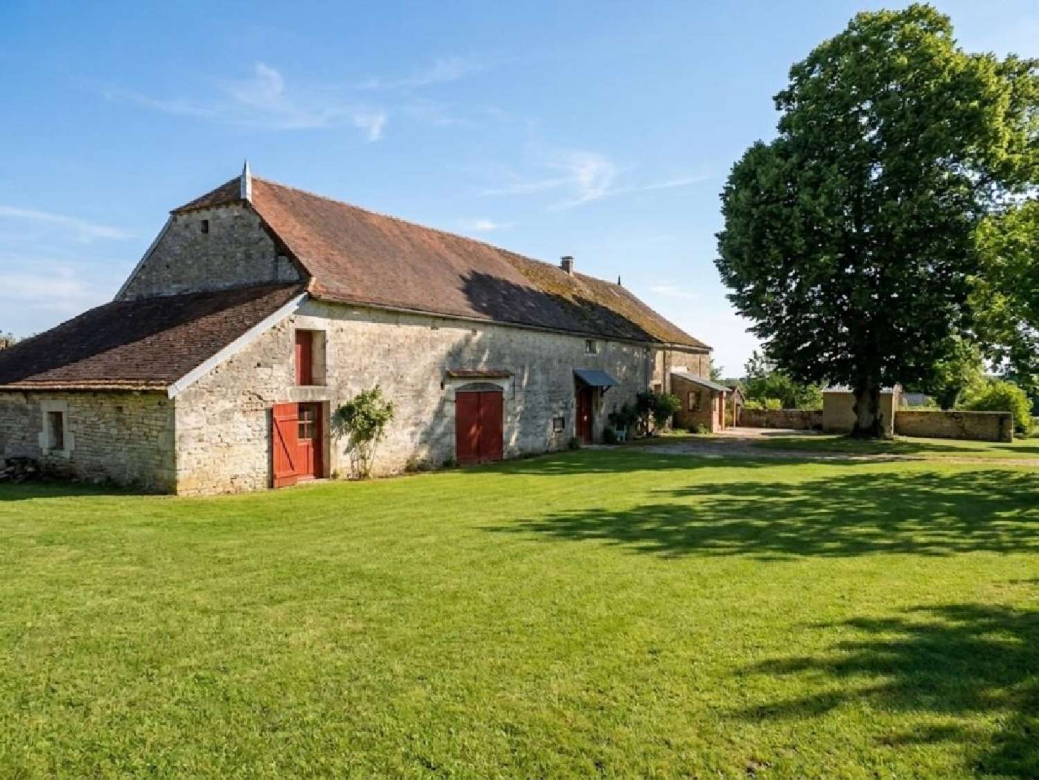 for sale estate Tonnerre Yonne 1