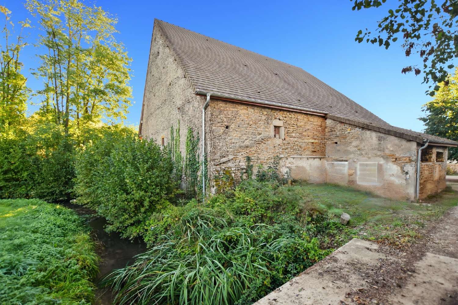 for sale farm Saint-Maurice-lès-Couches Saône-et-Loire 2