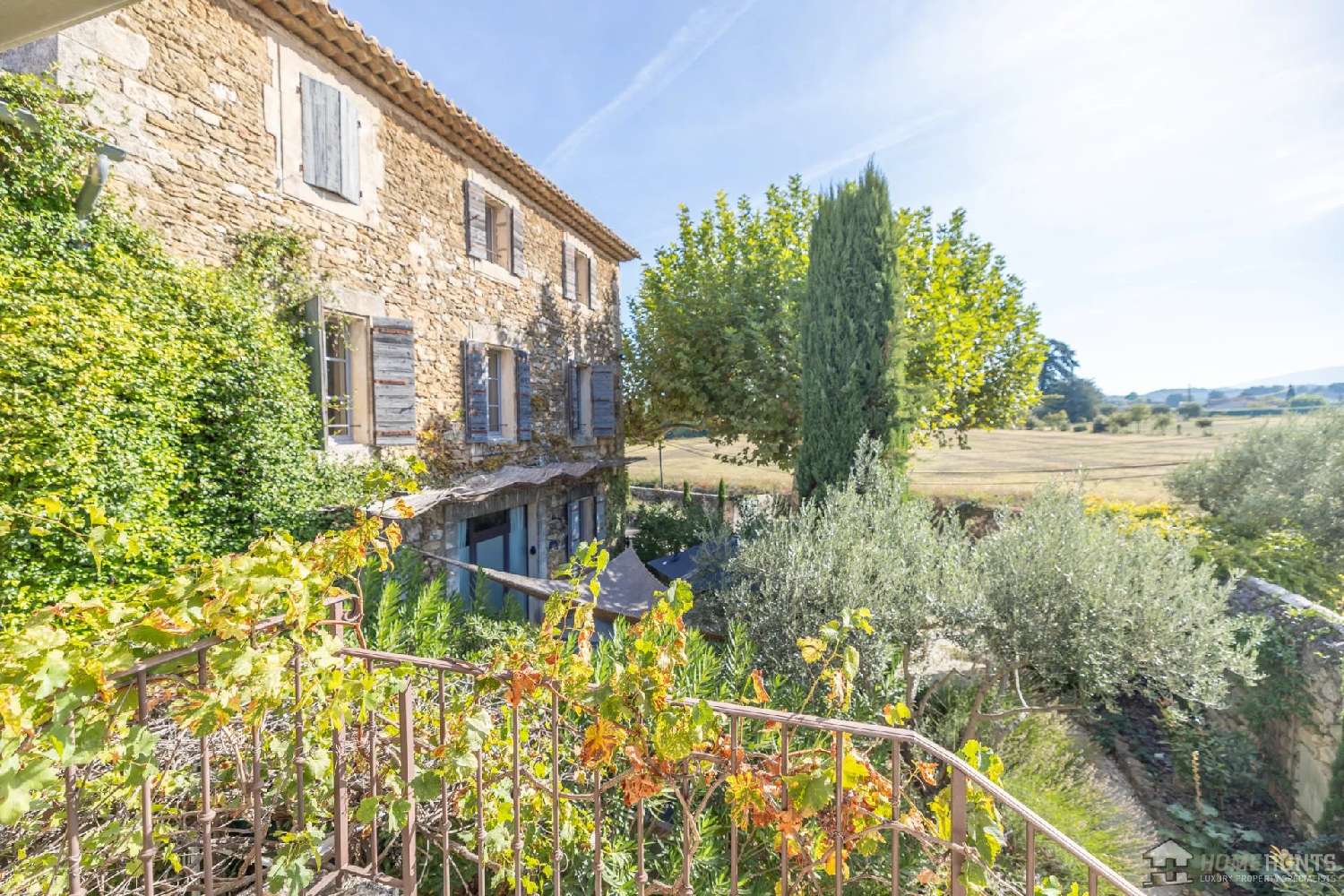  for sale hotel restaurant Oppède Vaucluse 6