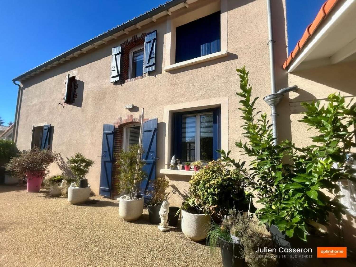 for sale house Chantonnay Vendée 2
