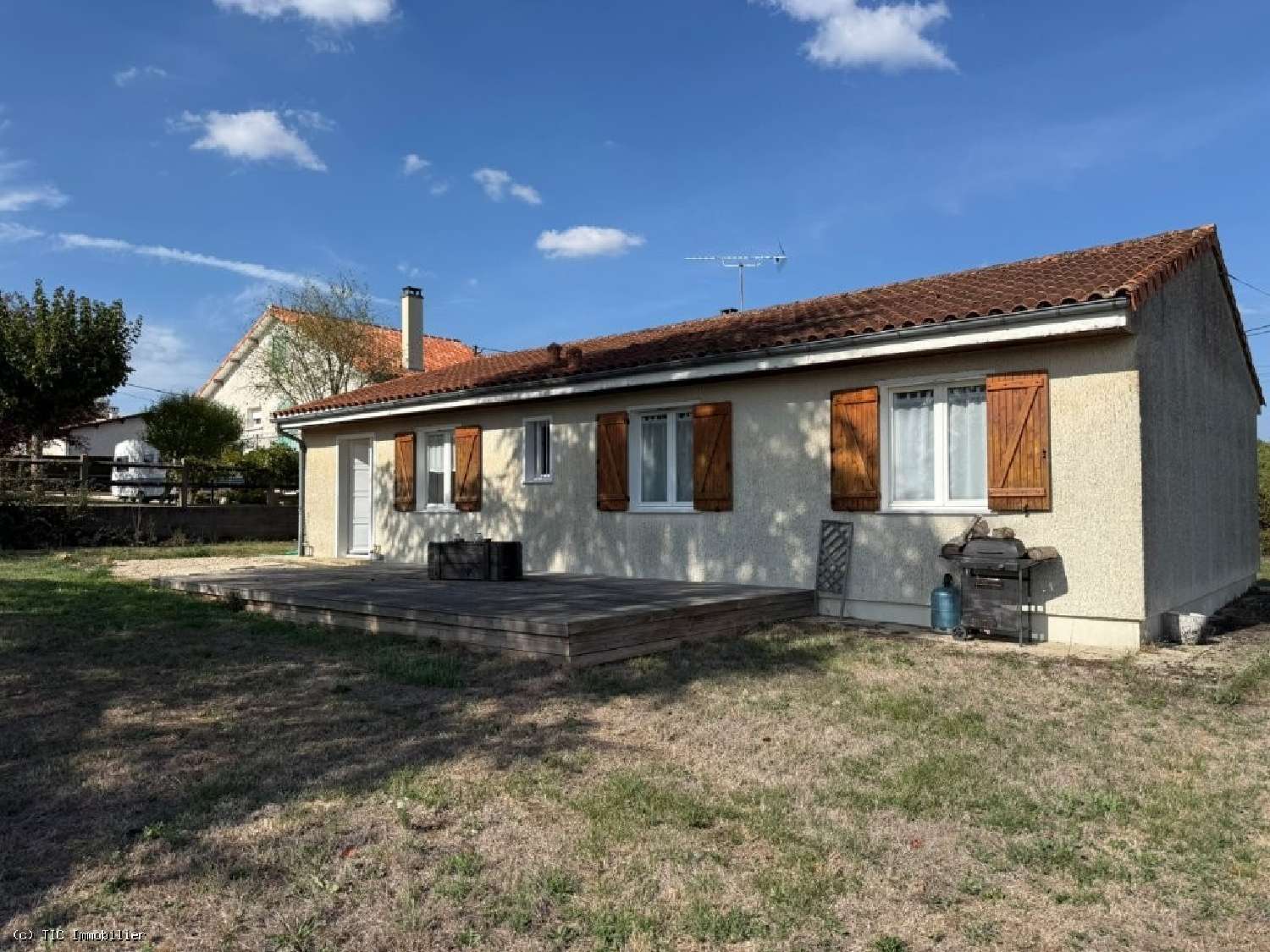 en venta casa Charroux Vienne 1