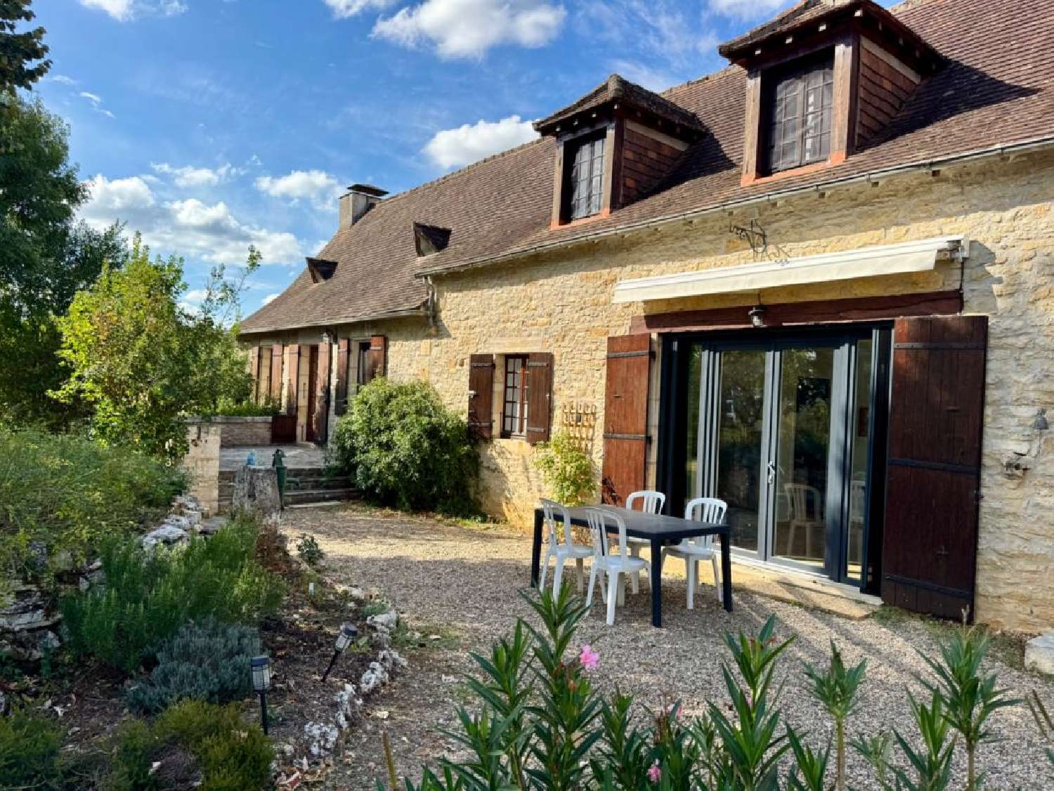  for sale house Coulaures Dordogne 1