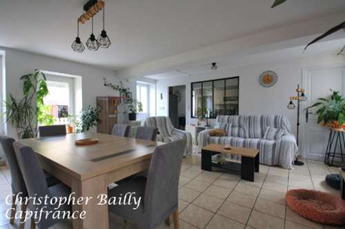Issy-l'Évêque Saône-et-Loire huis foto 7424491