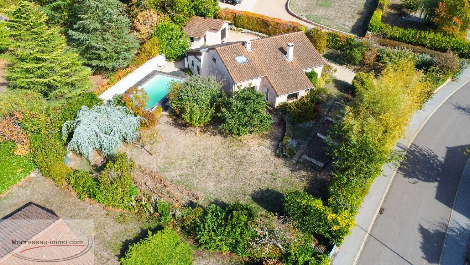  for sale house La Roche-Vineuse Saône-et-Loire 2