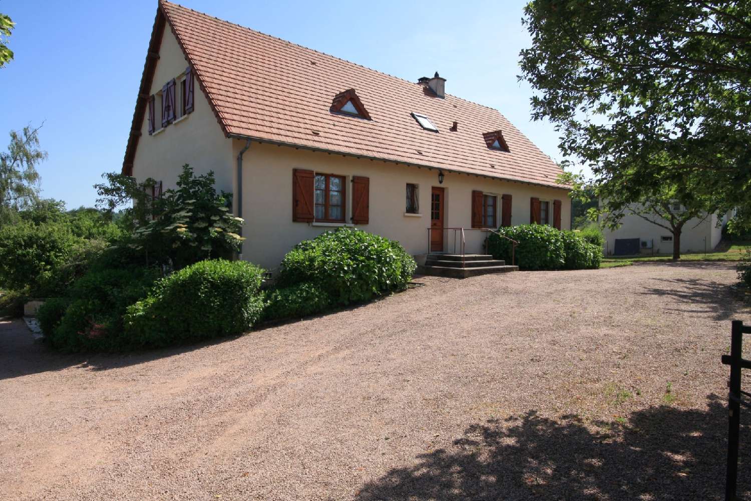 for sale house Le Donjon Allier 8