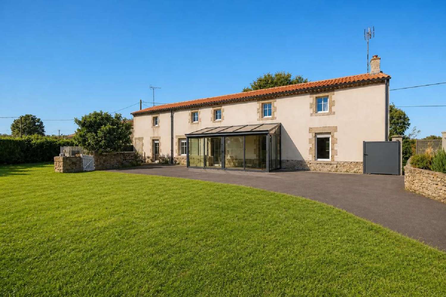  à vendre maison Le Poiré-sur-Vie Vendée 1