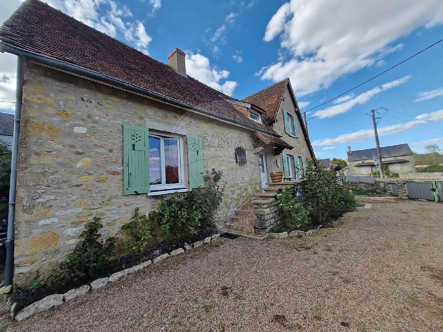 te koop huis Montapas Nièvre 2