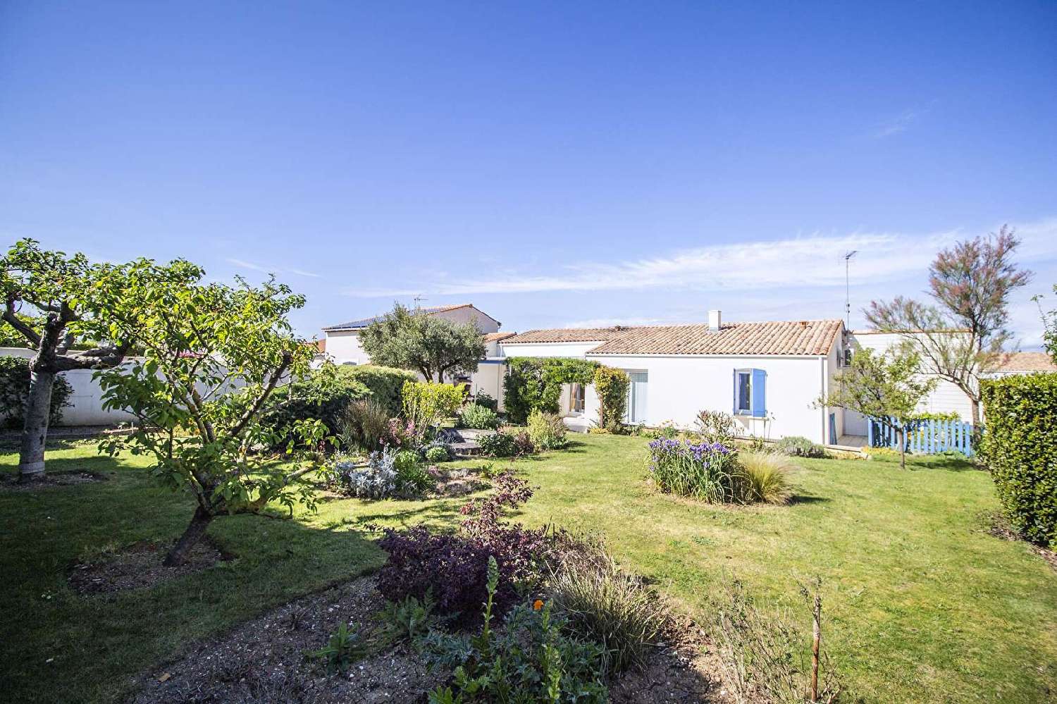 for sale house Nieul-sur-Mer Charente-Maritime 1