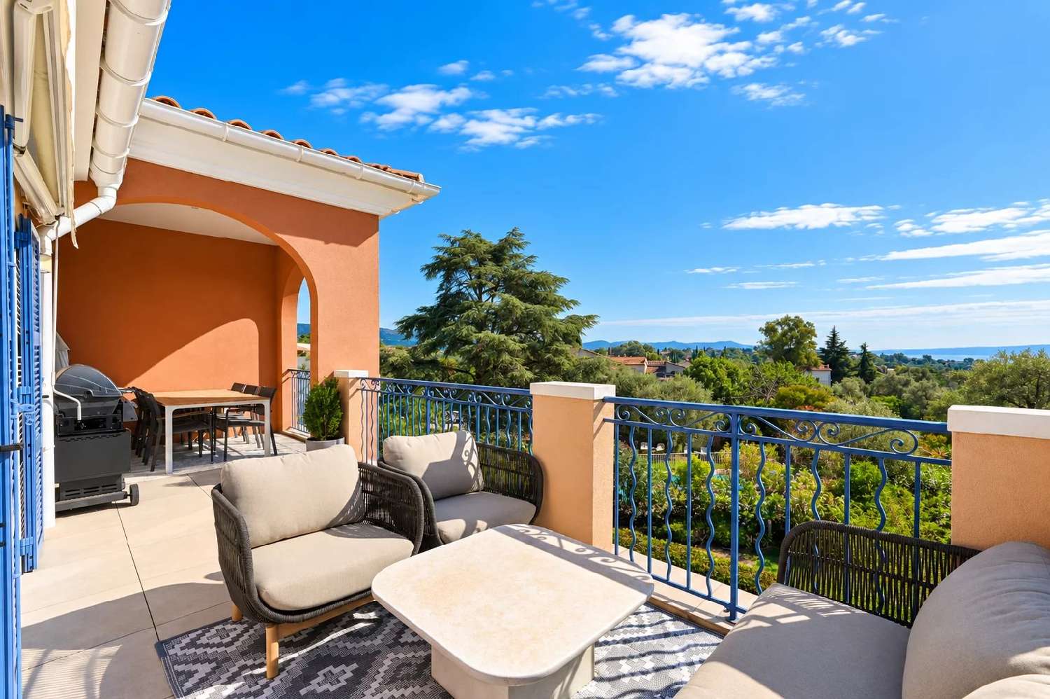  te koop huis Roquefort-les-pins Alpes-Maritimes 1