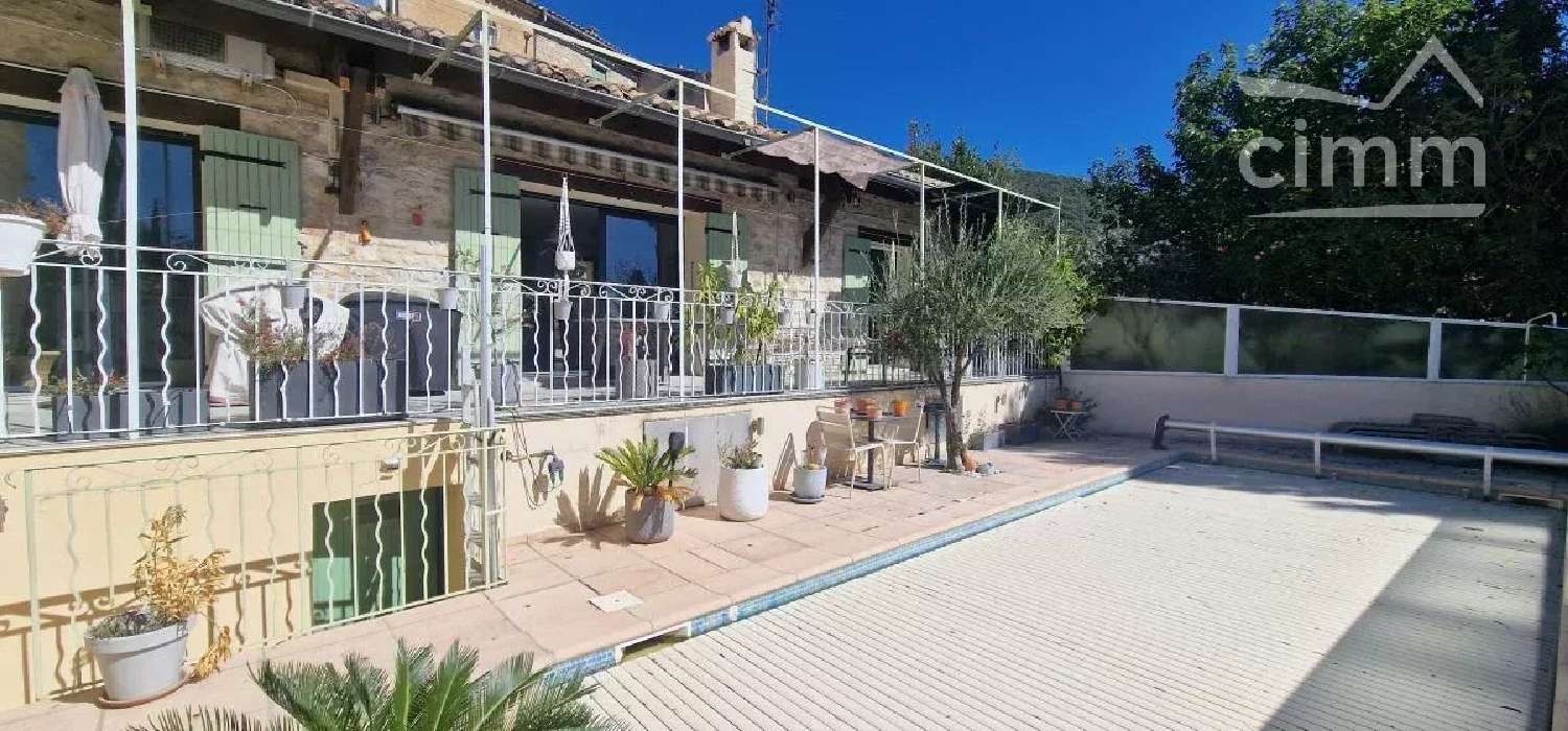 en venta casa Rousset-les-Vignes Drôme 1