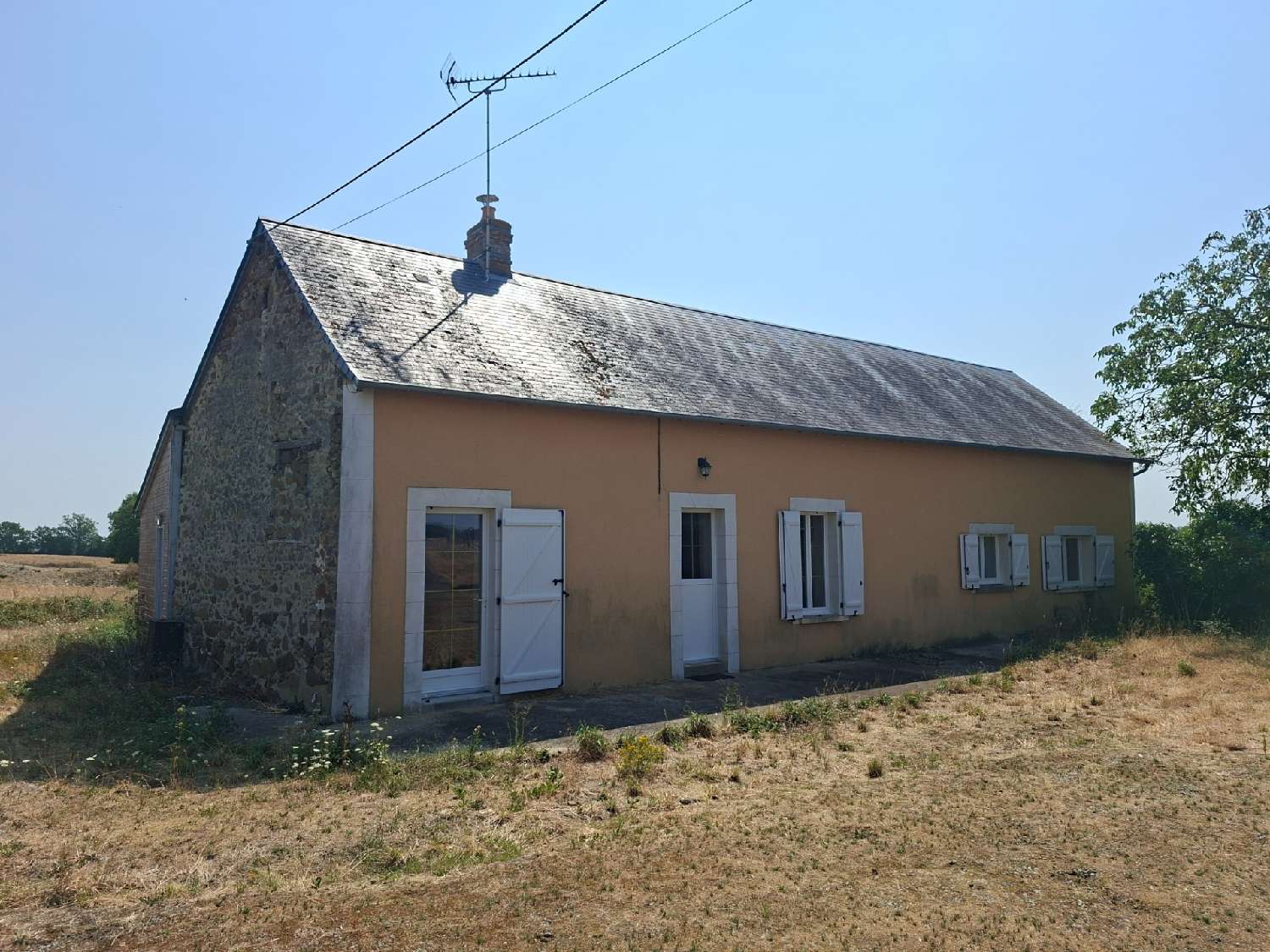  for sale house Saint-Aubin-de-Locquenay Sarthe 1