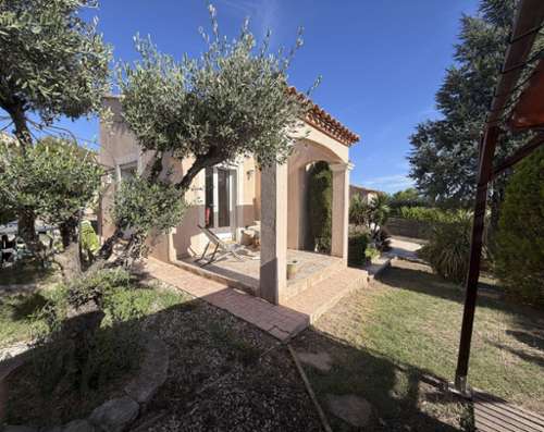 Saint-Césaire Gard house foto