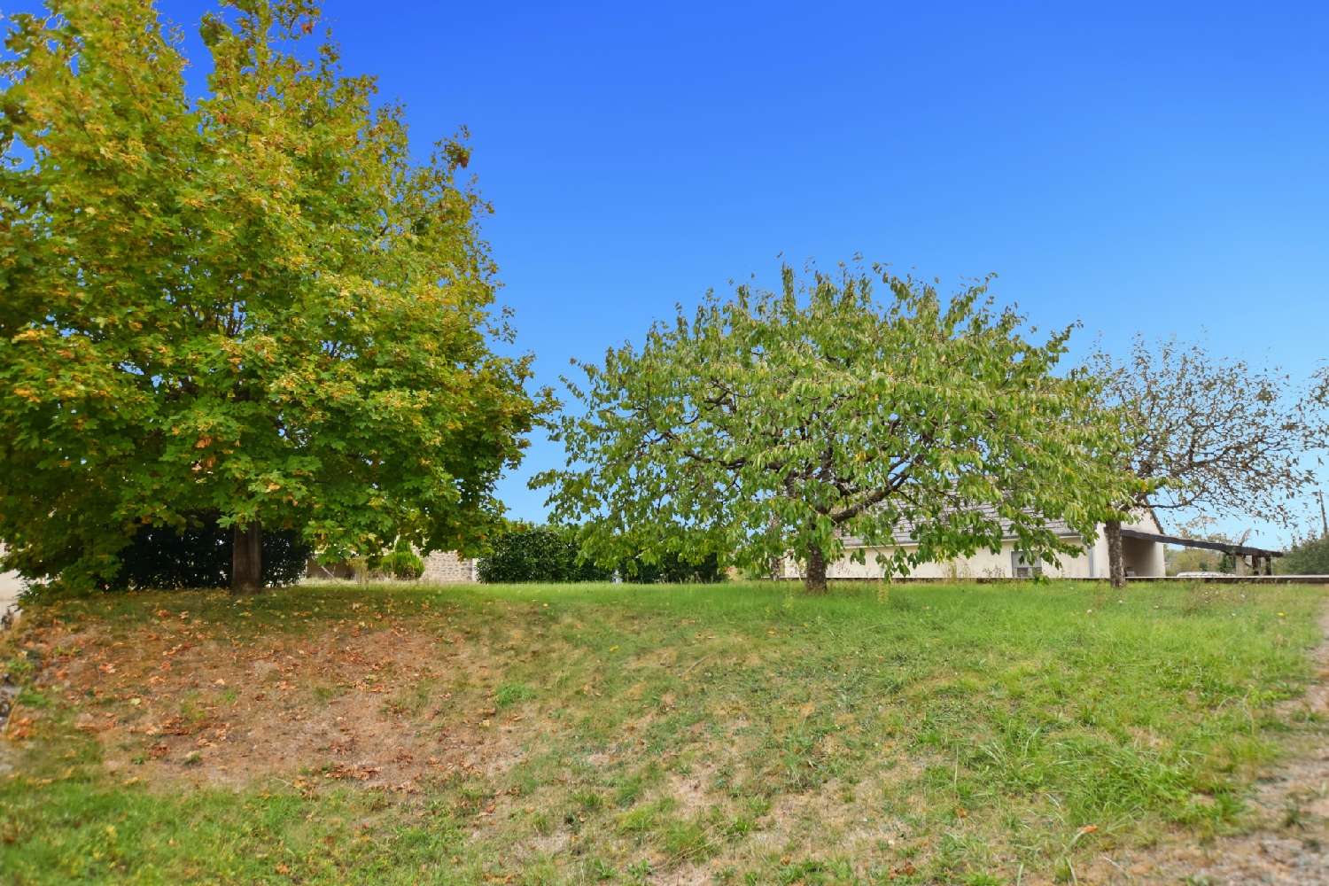 for sale house Saint-Jean-de-Trézy Saône-et-Loire 2