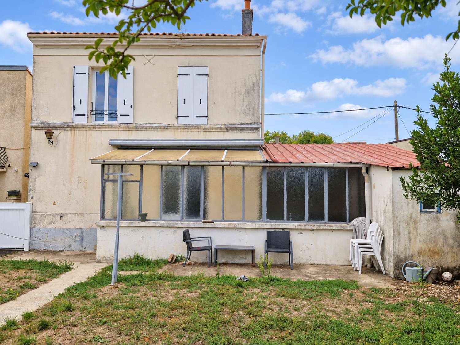 for sale house Saint-Jean-d'Angély Charente-Maritime 1