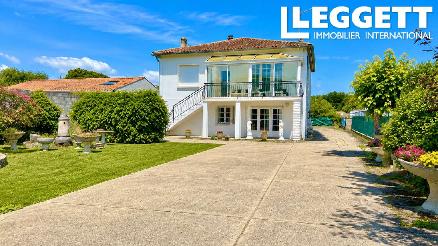  for sale house Saint-Sulpice-de-Royan Charente-Maritime 1