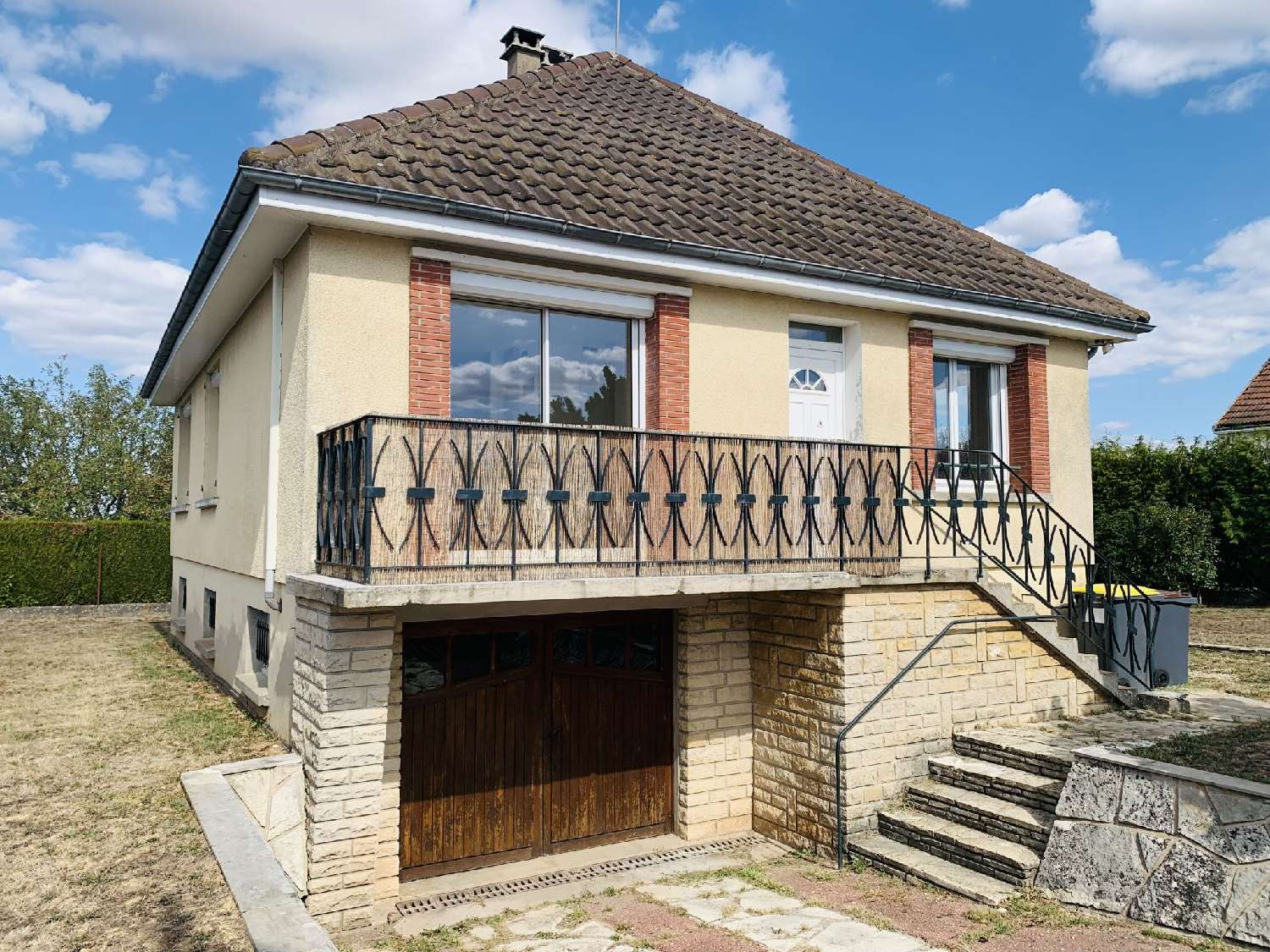  for sale house Saint-Valérien Yonne 1