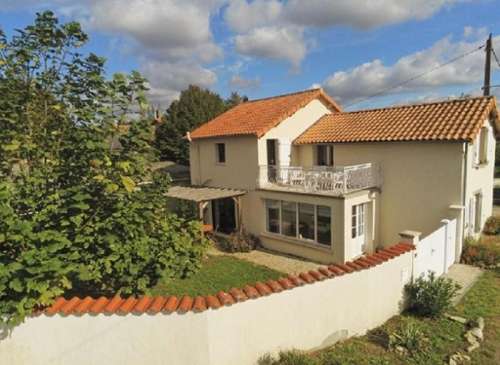 Villefagnan Charente maison foto