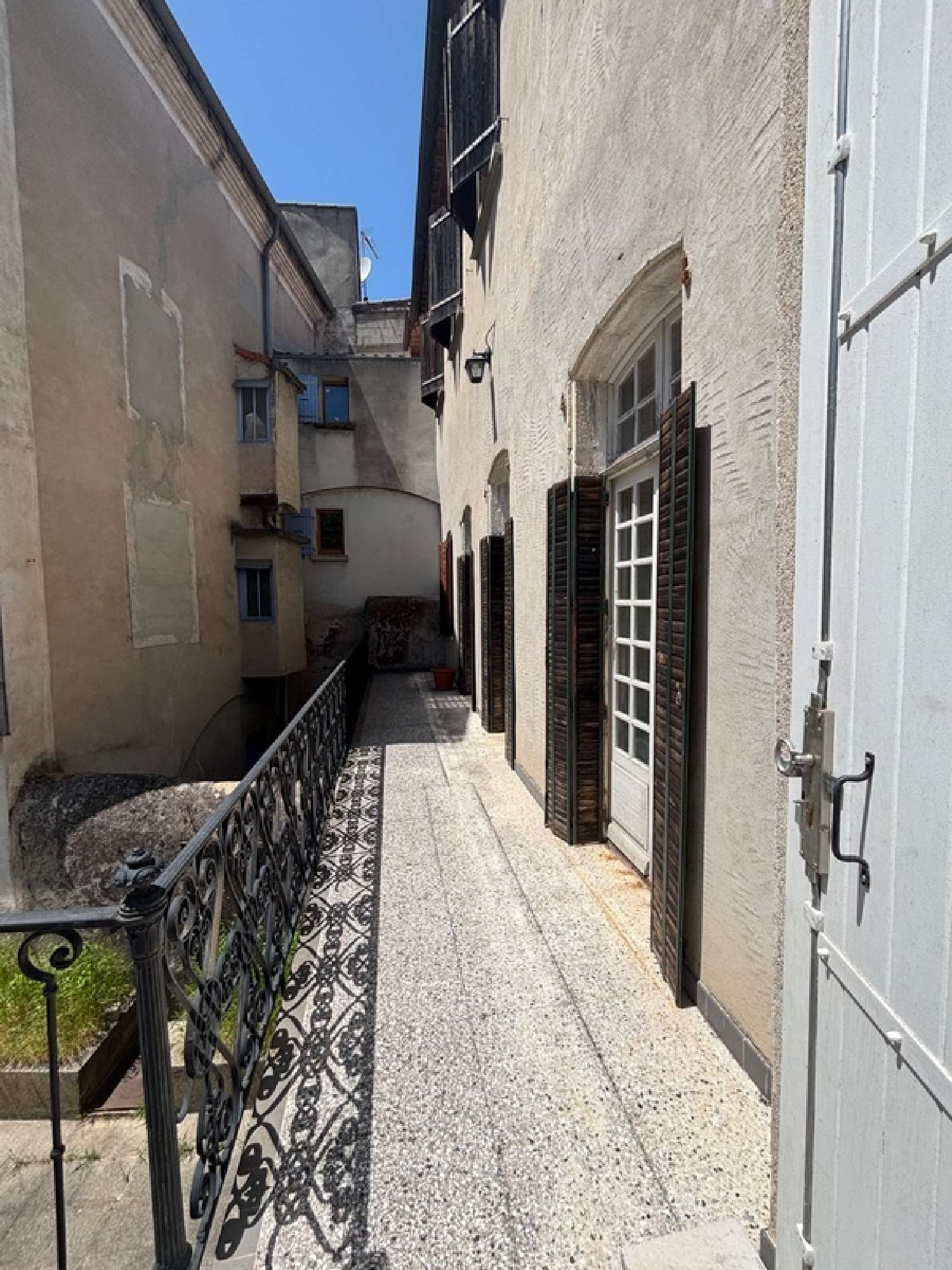 for sale house Villeneuve-de-Berg Ardèche 3