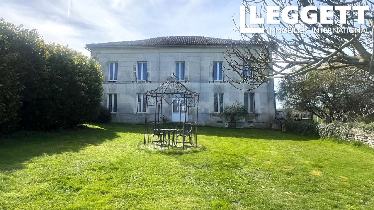 for sale mansion Saint-Palais-du-Né Charente 2