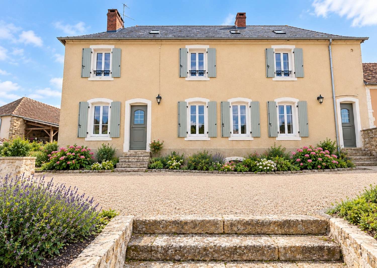 à vendre maison bourgeoise Sceaux-sur-Huisne Sarthe 1