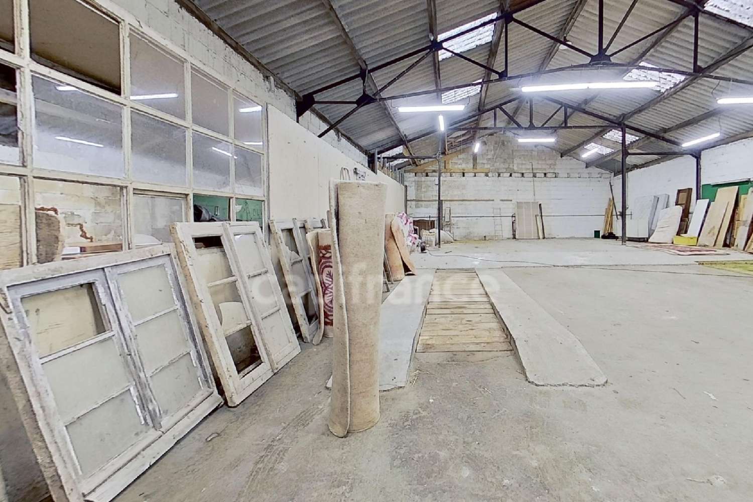 for sale office Carhaix-Plouguer Finistère 1