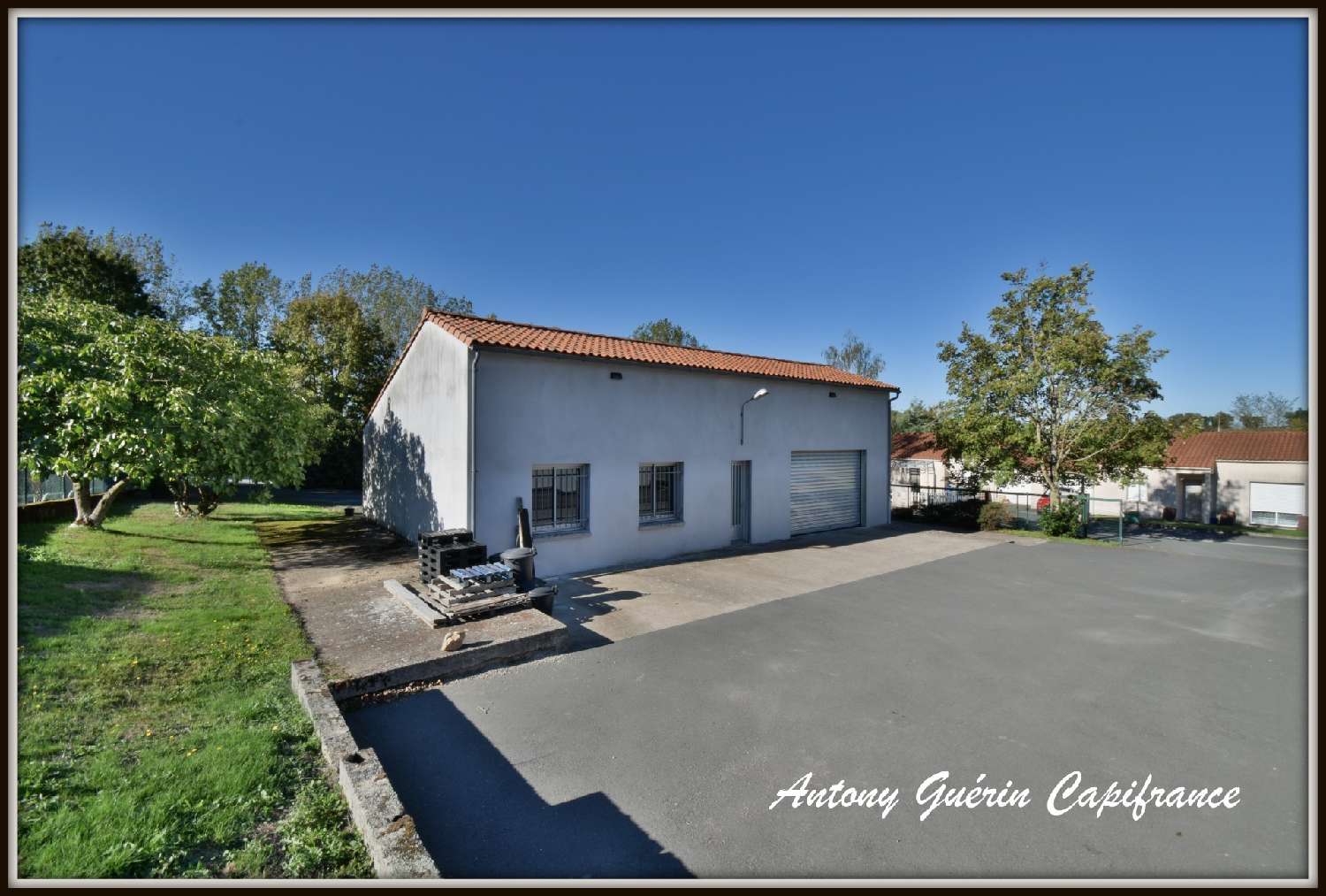 for sale office La Gaubretière Vendée 1