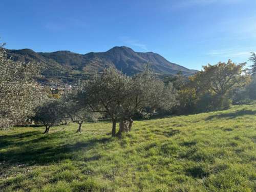 Digne-Les-Bains Alpes-de-Haute-Provence terrain foto 7430032