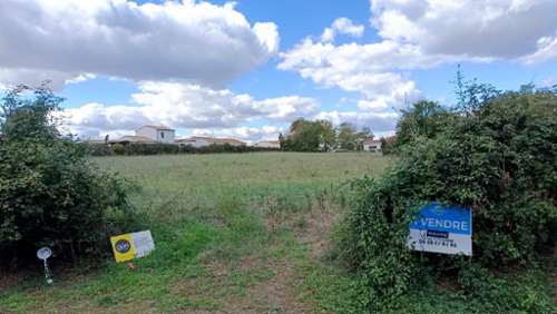 Saint-Martin-de-Saint-Maixent Deux-Sèvres Grundstück Bild 7428407