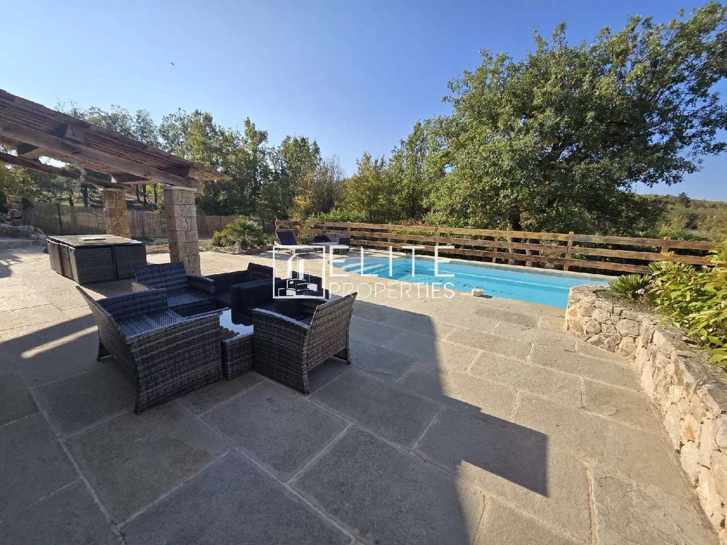 à vendre villa Saint-Vallier-de-Thiey Alpes-Maritimes 1