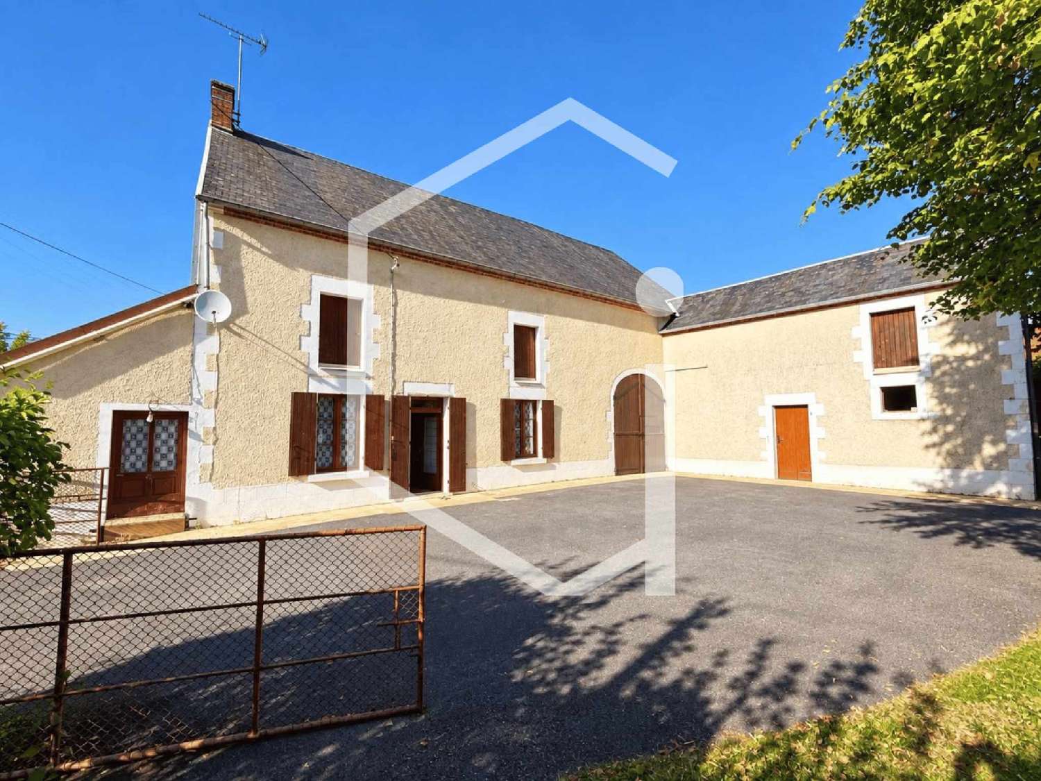 à vendre villa Sury-en-Vaux Cher 2