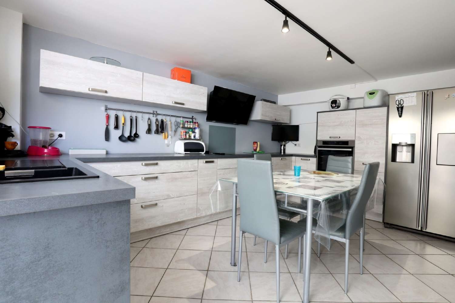 for sale village house Le Mesnil-sur-Oger Marne 2