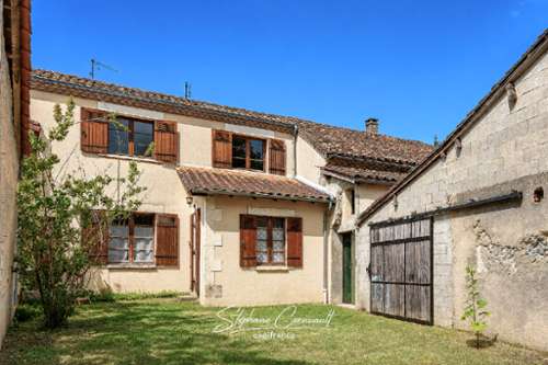 Neuvic Dordogne village house foto 7432493