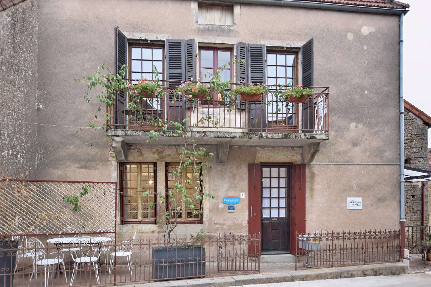 for sale village house Saint-Sernin-du-Plain Saône-et-Loire 1
