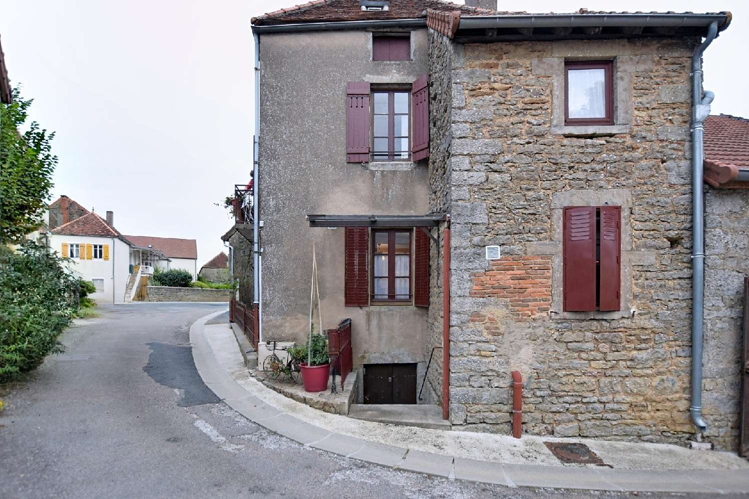 for sale village house Saint-Sernin-du-Plain Saône-et-Loire 5