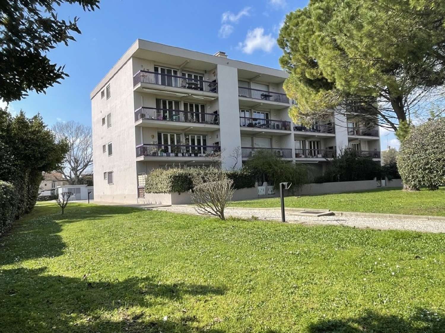 à vendre appartement Arles Bouches-du-Rhône 2
