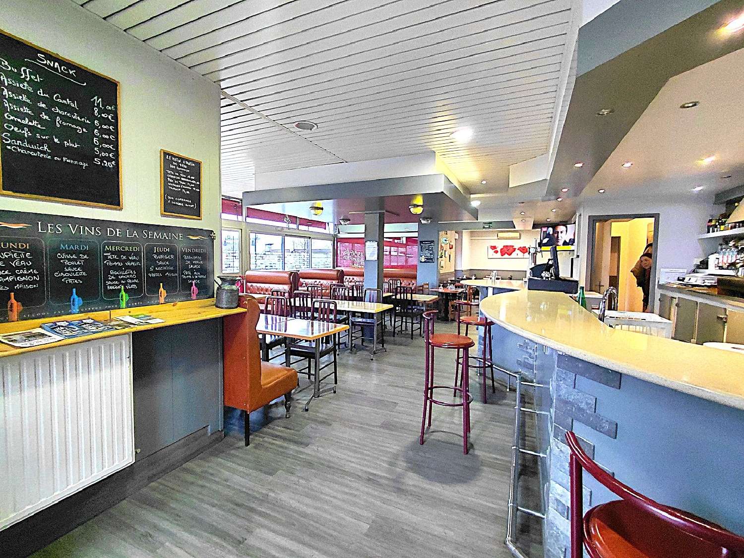 for sale bar cafe Aurillac Cantal 1