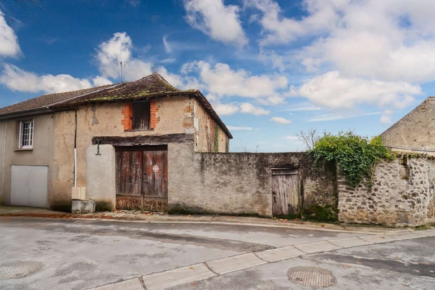  for sale barn Magnac-Laval Haute-Vienne 2