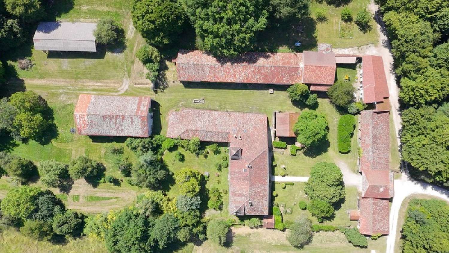 te koop kasteel Saint-Hilaire Charente 3