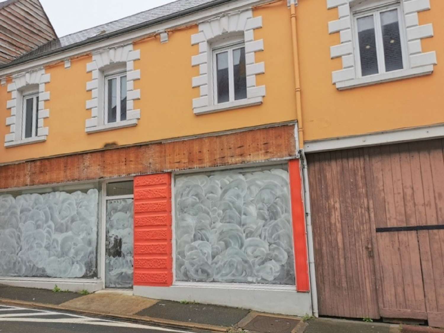  à vendre commerce Bessé-sur-Braye Sarthe 1