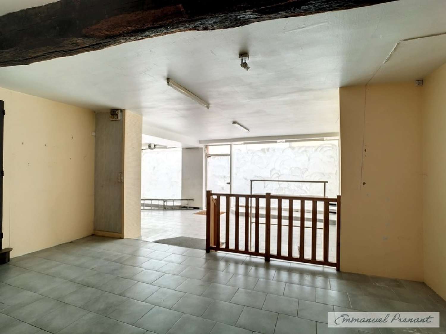  à vendre commerce Bessé-sur-Braye Sarthe 2