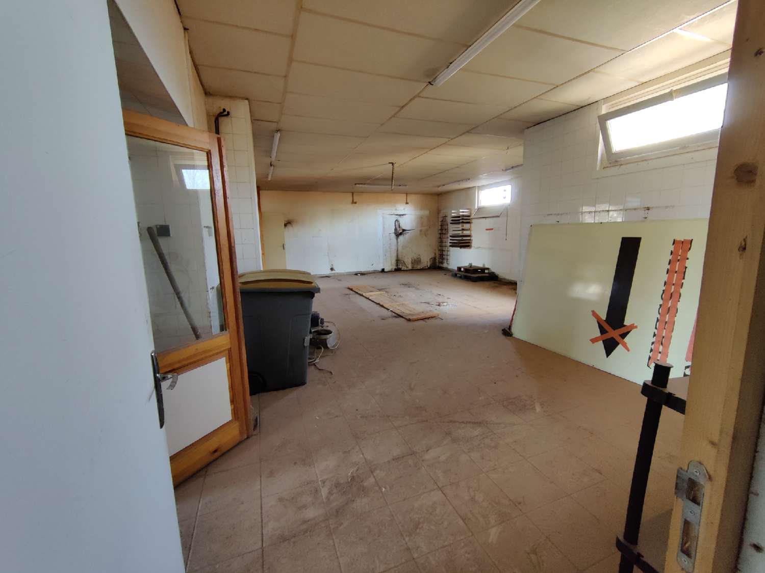  te koop bedrijfsruimte/ kantoor Curtin Isère 4