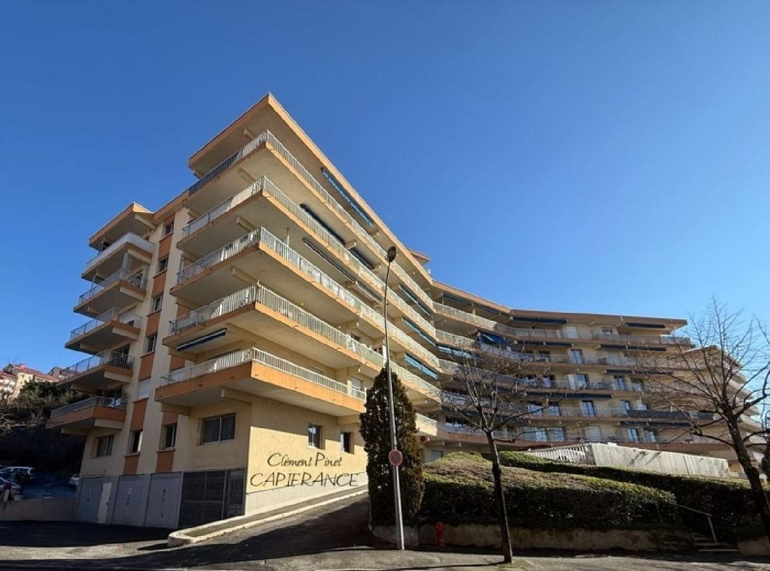  for sale commercial Gap Hautes-Alpes 1