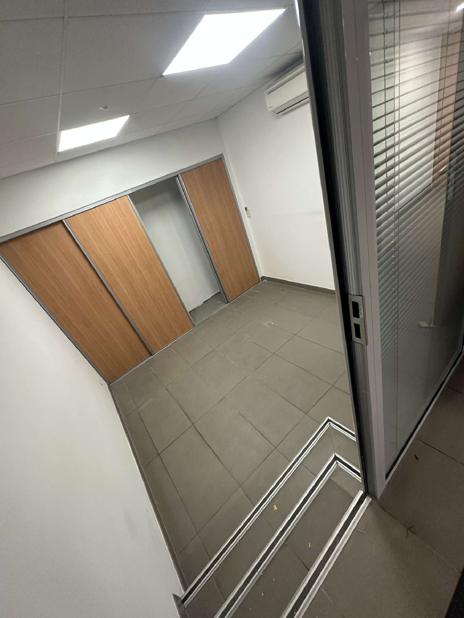  te koop bedrijfsruimte/ kantoor Le Cap d'Agde Hérault 5