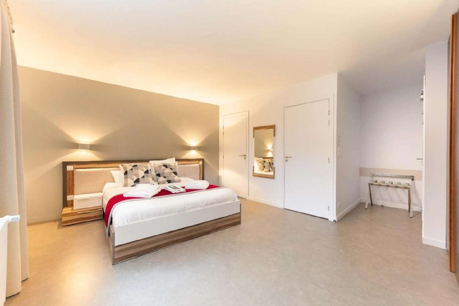 te koop bedrijfsruimte/ kantoor Pontaumur Puy-de-Dôme 6