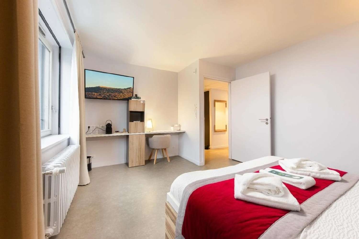 te koop bedrijfsruimte/ kantoor Pontaumur Puy-de-Dôme 8